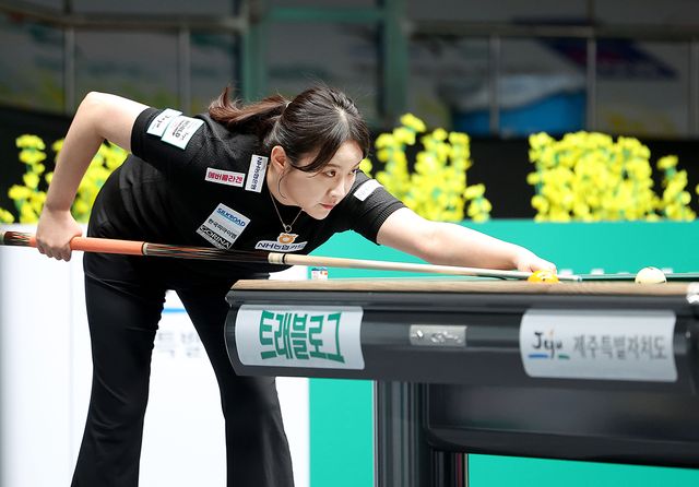 사카이에게 패한 지난해 월드챔피언십 준우승자 김민아.