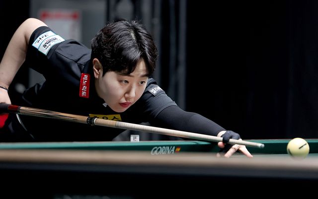 월드챔피언십 초대 챔피언 김세연(휴온스)은 김예은(웰컴저축은행)에게 3-2로 역전승을 거뒀다.