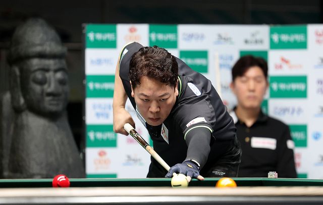 조별리그 첫날 승리한 강동궁(SK렌터카).