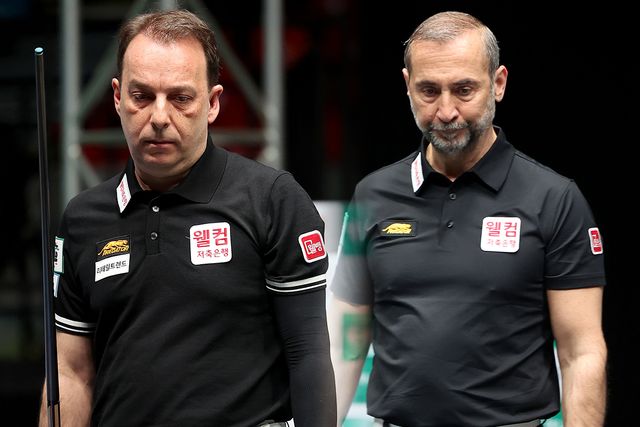 우승후보 다니엘 산체스(왼쪽)와 세미 사이그너(오른쪽)가 PBA 월드챔피언십 조별리그 첫 경기에서 나란히 패해 탈락의 운명이 걸린 맞승부를 9일 오후 7시에 벌인다.&nbsp; 사진=PBA 제공