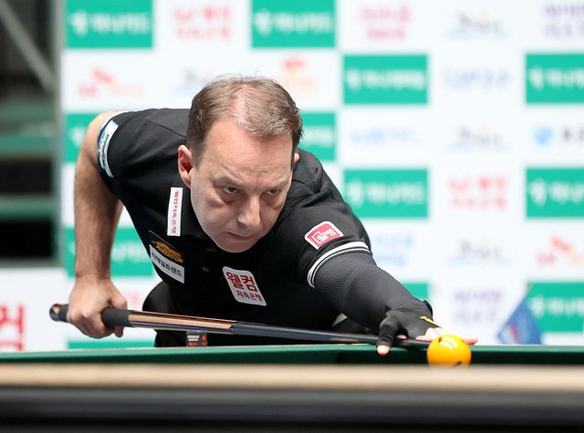 다니엘 산체스(웰컴저축은행)가 세미 사이그너(웰컴저축은행)와 벌인 조별리그 패자전에서 승리하며 최종전에 진출했다.&nbsp; 사진=PBA 제공