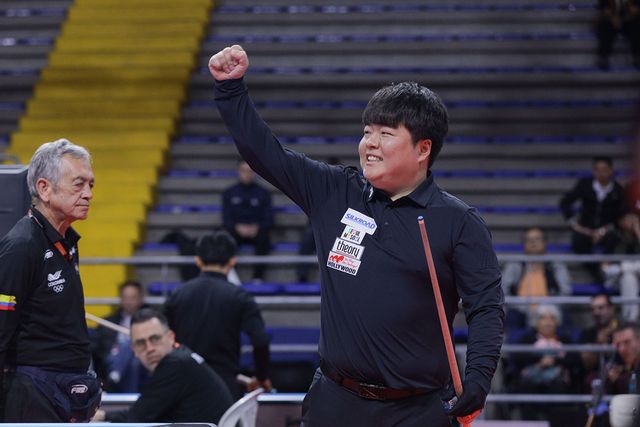 보고타 월드컵에서 첫 준결승에 오른 조명우가 손을 번쩍 들고 기뻐하고 있다. SOOP 제공