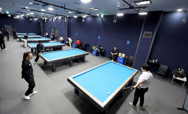 1라운드 첫날 경기 장면.