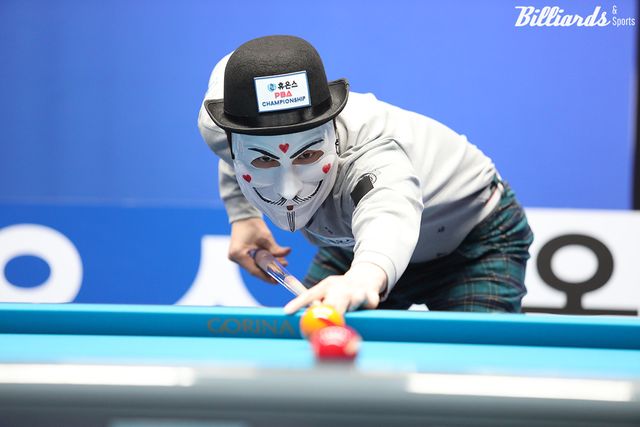 해커는 PBA 투어에서 4강에 한 차례 올라가며 활약했고, 세계 최강자인 프레데리크 쿠드롱(벨기에)을 꺾기도 했다.