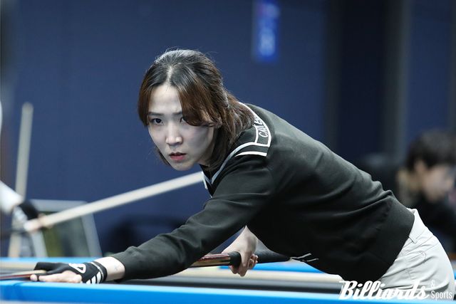 김다희는 윤영미를 16이닝에 25:10으로 이겼다.