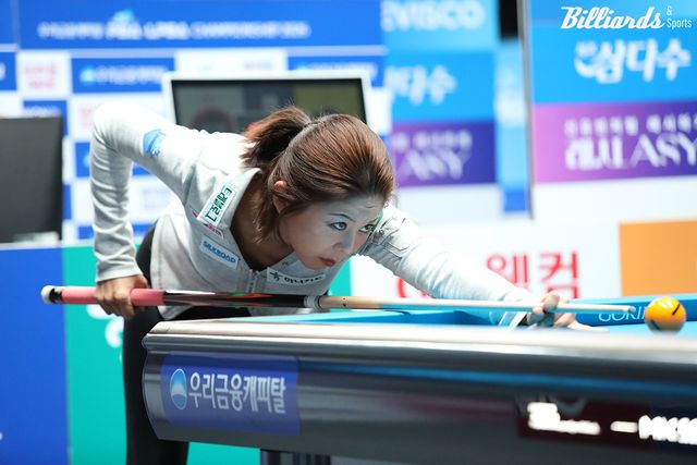 사상 첫 개막전 2연패를 노리는 김가영(하나카드)이 17일 열린 128강전과 64강전을 모두 1.2 이상 애버리지로 승리하며 무난하게 32강에 진출했다.&nbsp; 사진=고양/이용휘 기자