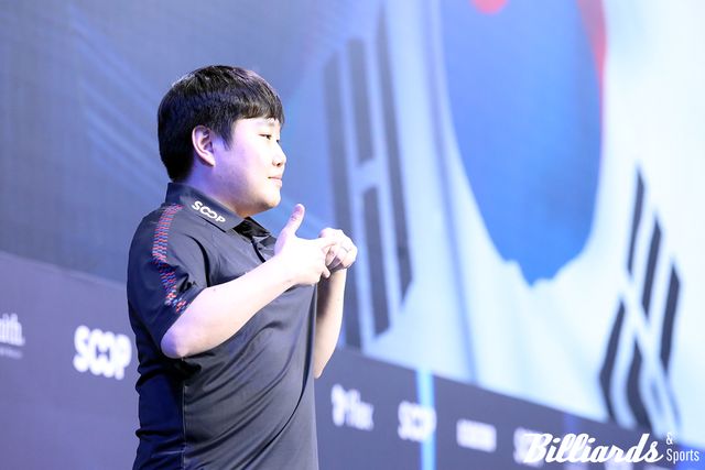 스누커에 이어 포켓9볼 국가대표로 선발된 이대규가 국가대표 발대식에서 포즈를 취하고 있다. 사진=잠실/이용휘 기자