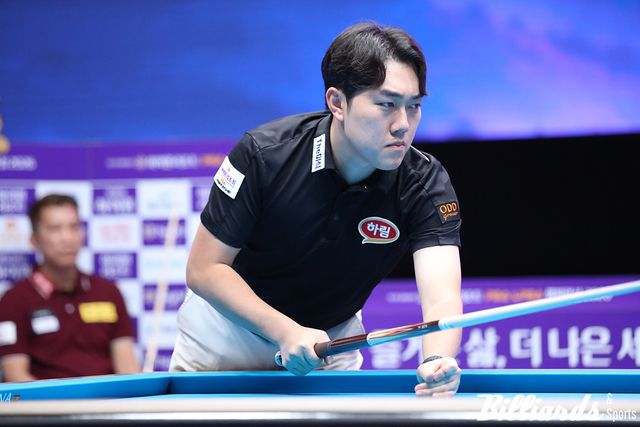 PBA 투어 첫 준결승에 오른 김준태가 응오딘나이와 대결을 벌이고 있다.