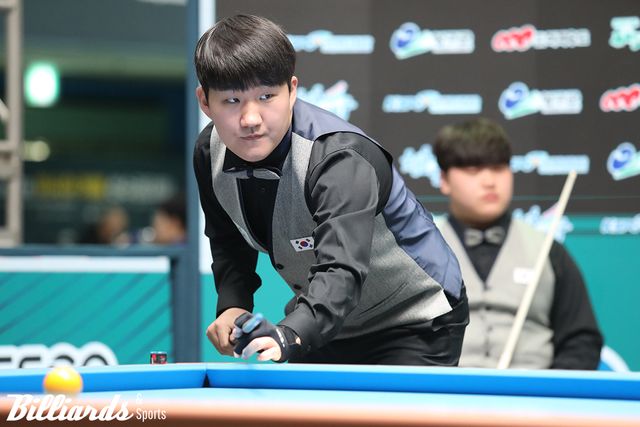 이번 시즌 본격적으로 프로 무대에 도전하는 '2001년생' 김도헌은 시즌 첫 무대에서 전체 순위 3위로 8강에 올랐다.