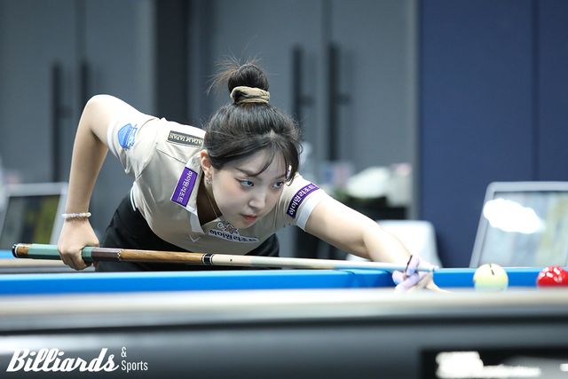 전지우는 128강에서 김혜경을 꺾고 5개 대회 연속 64강 진출에 성공해 이승희를 상대로 32강 진출을 노린다.