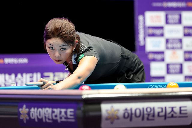 하림의 박정현을 물리친 김가영은 8강에서 다시 하림의 김상아를 상대한다. PBA 제공