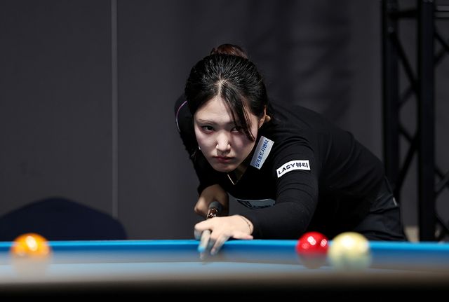 권발해(에스와이)는 8강전에서 장가연(우리금융캐피탈)을 3-1로 제압하고 준결승에 진출했다.