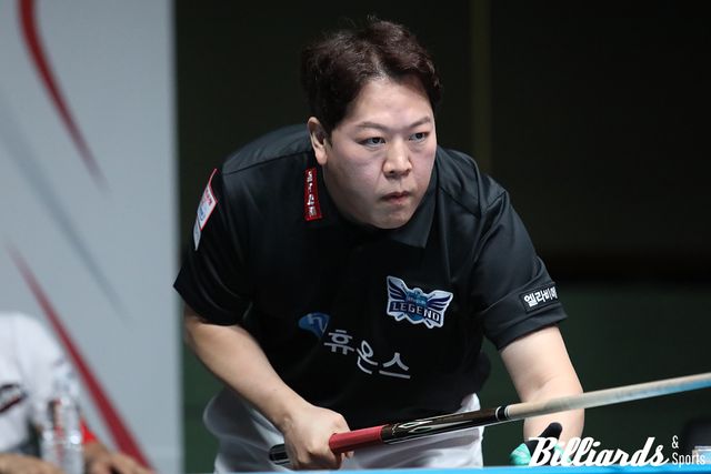휴온스가 NH농협카드를 세트스코어 4-3으로 꺾고 3연승을 달성했다. 사진은 휴온스의 강동궁.