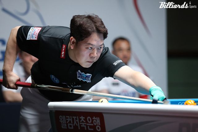 1, 3세트를 따내 휴온스를 승리로 이끈 강동궁.&nbsp; 사진=광명/이용휘 기자