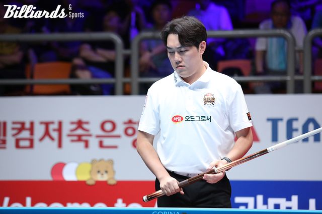 하림은 1, 2세트를 연달아 패했으나 주장 김준태가 3세트에서 승리하며 반격의 발판을 마련했다.