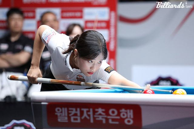 하림이 NH농협카드를 꺾고 3연승을 달리며 6승 1패로 1라운드 선두로 올라섰다. 사진은 이틀 연속 6세트에서 승리를 거둔 하림의 박정현. 사진=광명/이용휘 기자