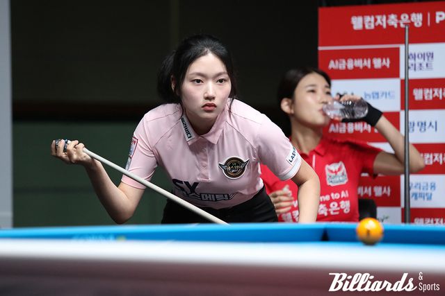 6세트에서 승리한 에스와이 한지은.