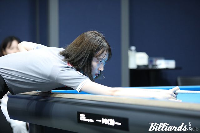 김민영과 경기 중인 최봄이