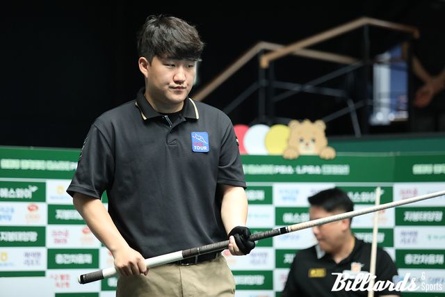 경기 초반 세트스코어 0-2로 뒤진 김도헌은 이후 3, 4세트를 내리 따내며 세트스코어 2-2로 조재호를 압박했다.