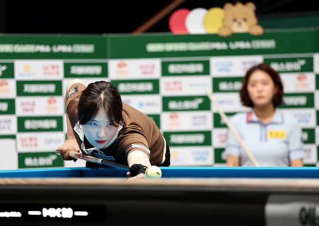 강지은(하이원리조트)은 32강에서 최지민(휴온스)을 세트스코어 3-0으로 제압했다.