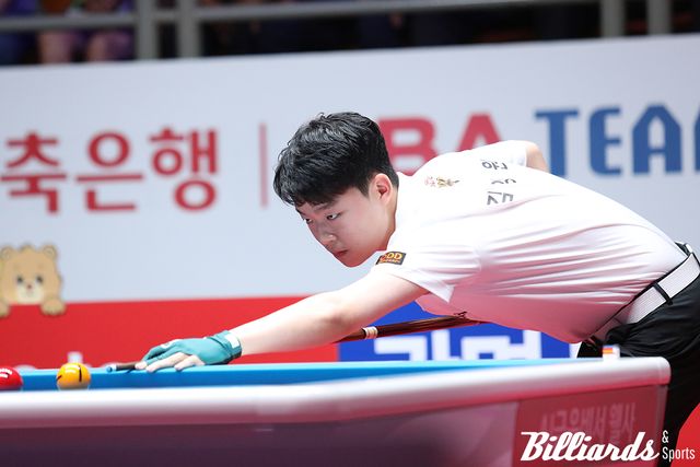 5세트에서 극적인 역전승을 거둔 하림의 김영원.