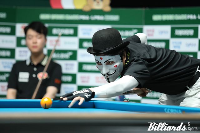 김영원과 경기 중인 해커