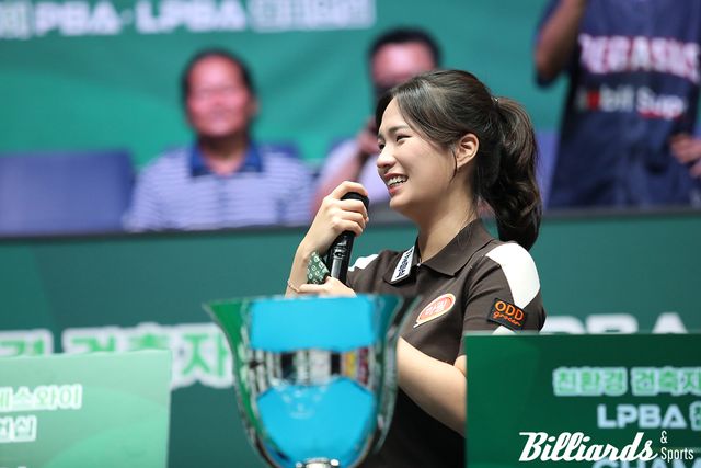 우승 소감을 말하고 있는 박정현.