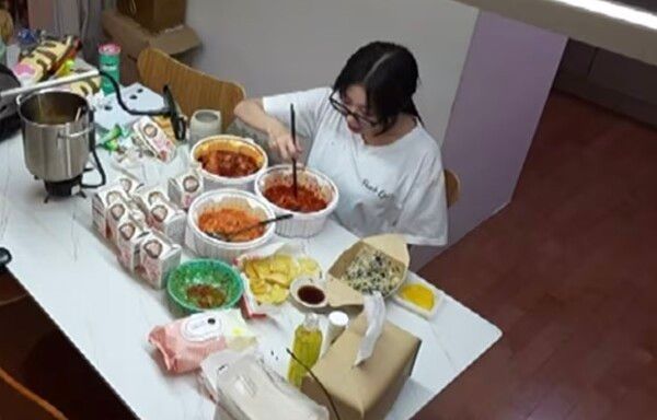 방송인 이동우도 이 질환으로 2010년 실명 판정을 받은 바 있다.