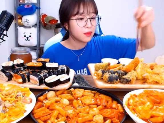  쯔양 온라인커뮤니티