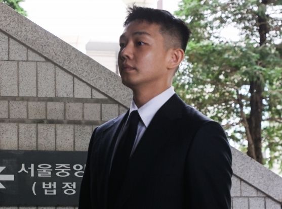 유아인 온라인커뮤니티