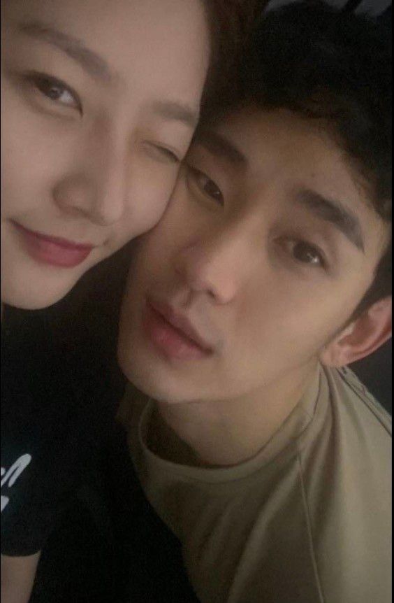 김수현 온라인커뮤니티