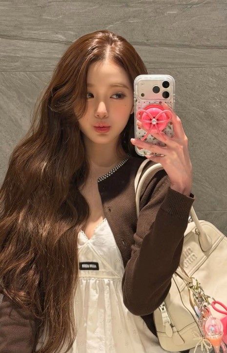 장원영, 도쿄 빗속 투명 우산 장원영 인스타그램