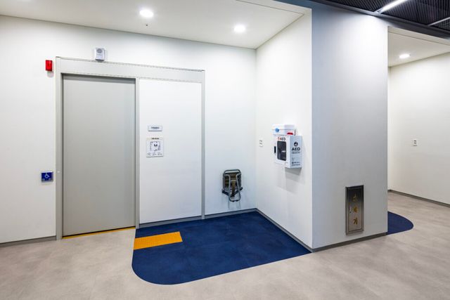 모두예술극장 화장실 앞 공용부