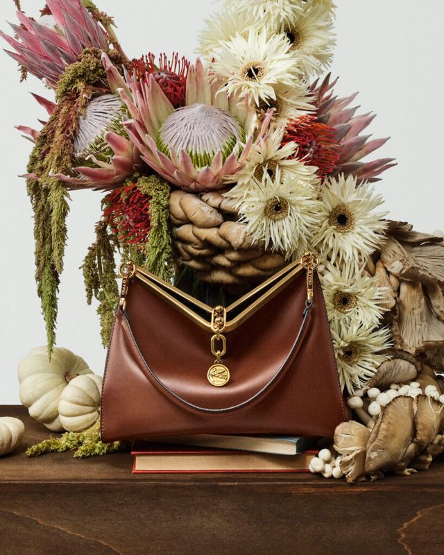 에트로, 아이코닉 '벨라 백' 2024 가을 캠페인