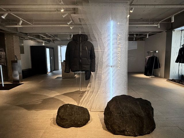 데상트 얼터레인 EQL 성수 팝업