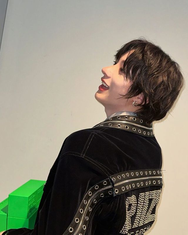 라이즈가 MMA 2024에서 착용한 웰던의 커스텀 의상