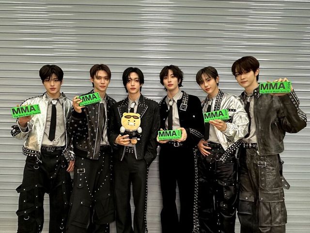 라이즈가 MMA 2024에서 착용한 웰던의 커스텀 의상