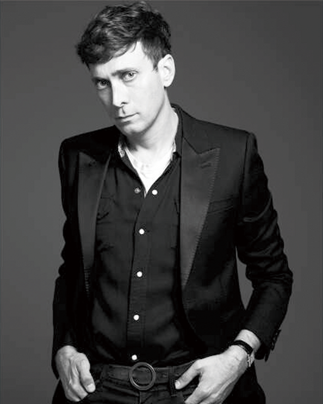 셀린느를 이끌고 있는 에디 슬리먼