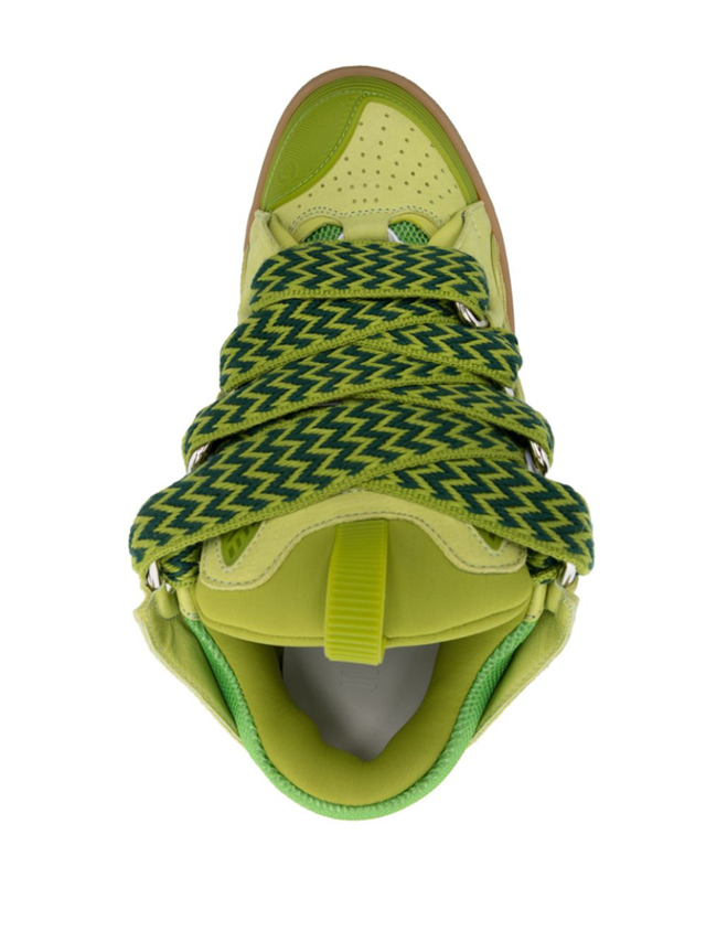 랑방의 커브 스니커즈