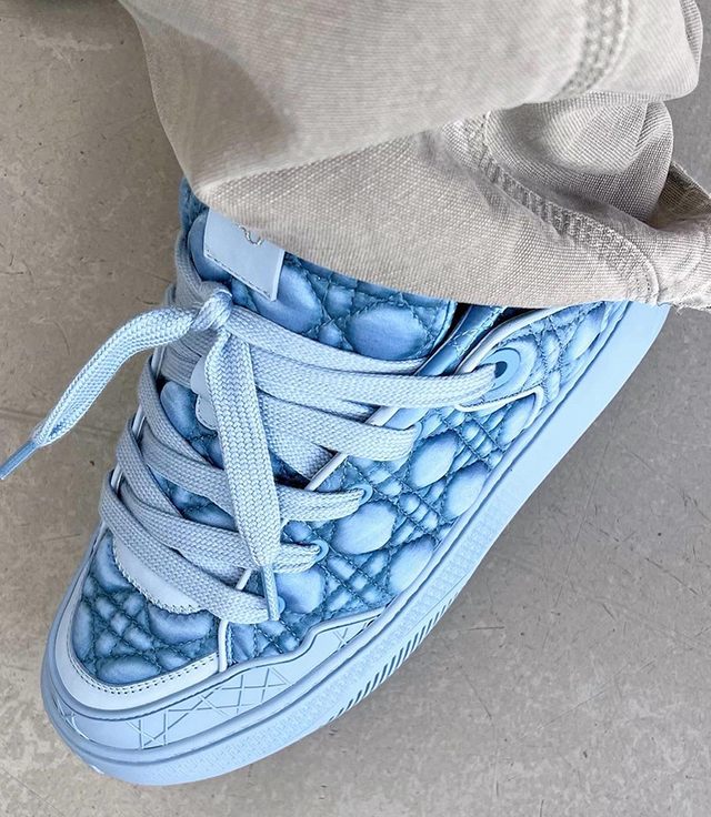 erl의 첫 스니커즈