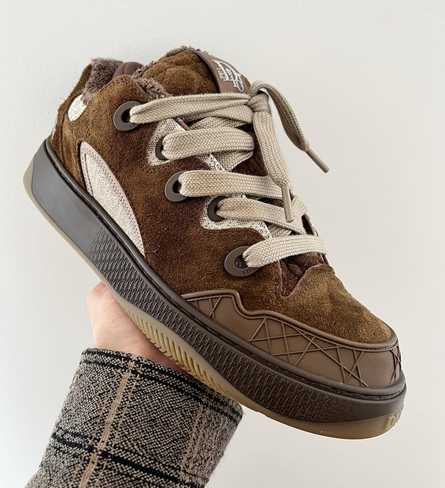 erl의 첫 스니커즈