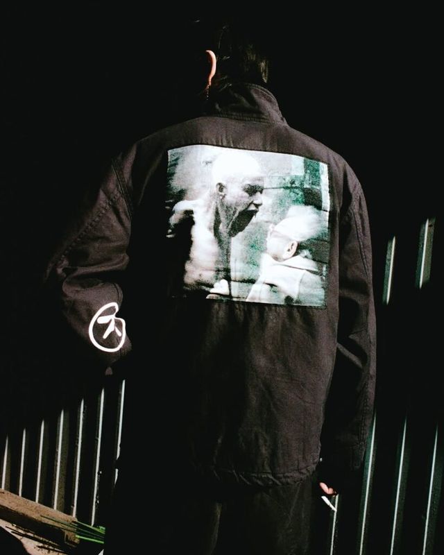 슈프림과 에이펙스 트윈 협업