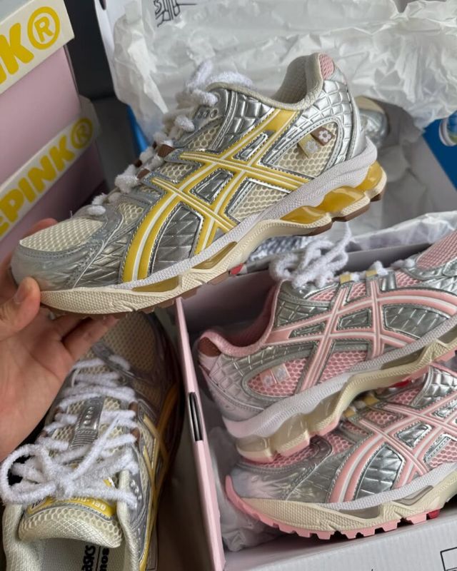 아식스 반디 더 핑크 아트모스 협업