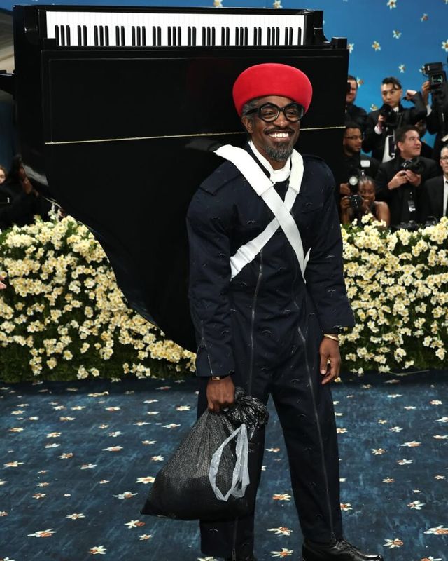 앙드레 3000이 멧 갈라에서 그랜드 피아노를 짊어진 이유