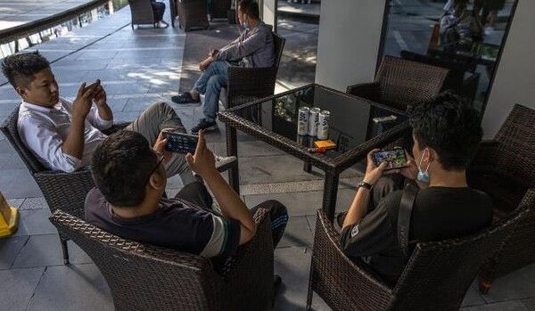 중국이 22일, 온라인 게이머들의 지출을 제한하고 게임업체에 대한 새로운 규제안을 발표했다 (사진=연합뉴스)