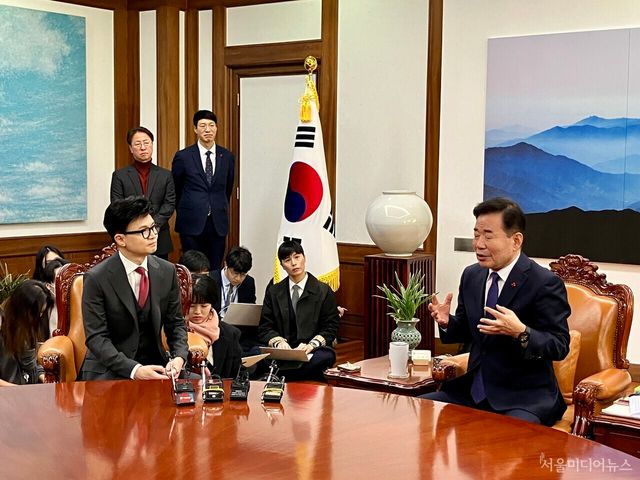 한동훈 국민의힘 비상대책위원장과 김진표 국회의장 (사진=양혜나 기자)