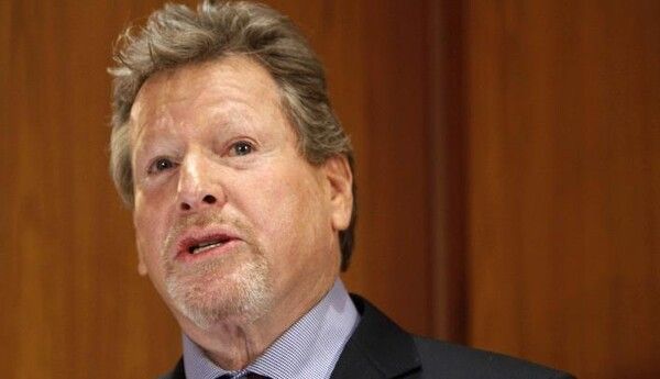 할리우드의 전설적인 배우 라이언 오닐이 향년 82세의 나이로 세상을 떠났다 (사진=연합뉴스)