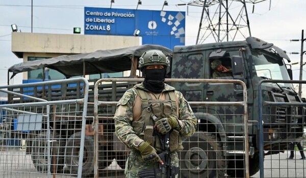 남미 에콰도르에서 폭력단체와 연계된 것으로 추정되는 방송국 난입 사건을 수사하던 중 살해된 검사와 관련하여 두 명이 체포됐다 (사진=연합뉴스)