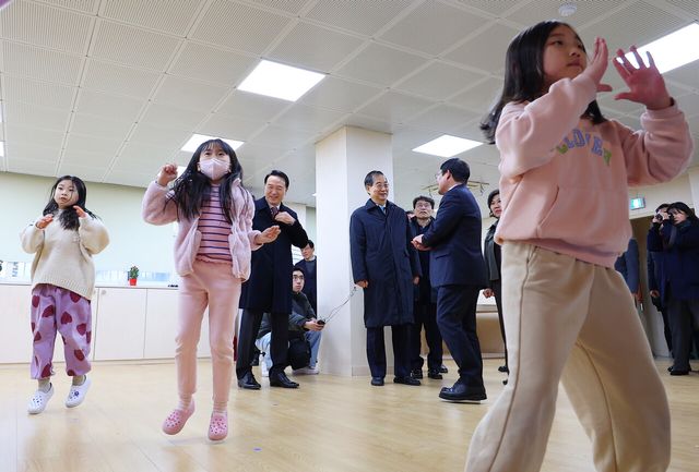 늘봄학교 현장 방문 나선 한덕수 총리 (사진=연합뉴스)