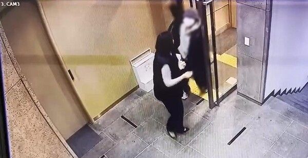 지난 25일 국민의힘 소속 배현진 의원(41·서울 송파을)이 중학생에 의해 습격당한 사건이 발생한 가운데 가해자가 응급 입원 조치됐다 (사진=국민의 힘 배현진 의원실)